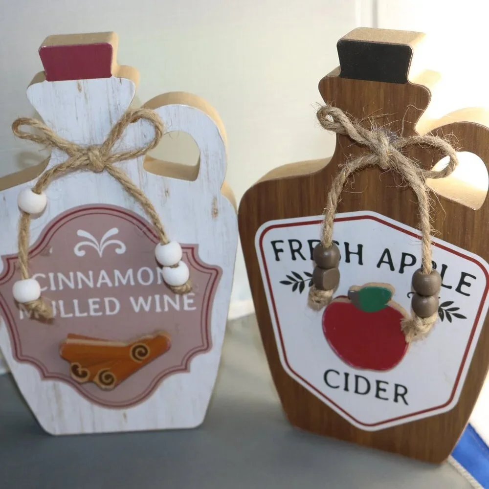 Table Top Decor Cranberry Fizz Apple Cider Cinnamon & Pumpkin Punch wood jugs